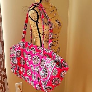 Vera Bradley extra large tote/overnight/carry-on bag 22in x 10 in